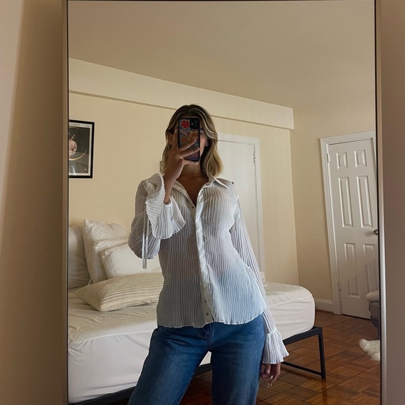 White button down blouse - Picture 2 of 4